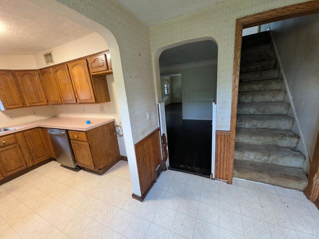 7284 Eastlawn Drive, Cincinnati, OH 45237