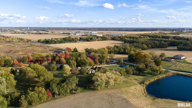 6263 BUNKER HILL Road, New Berlin, IL 62670