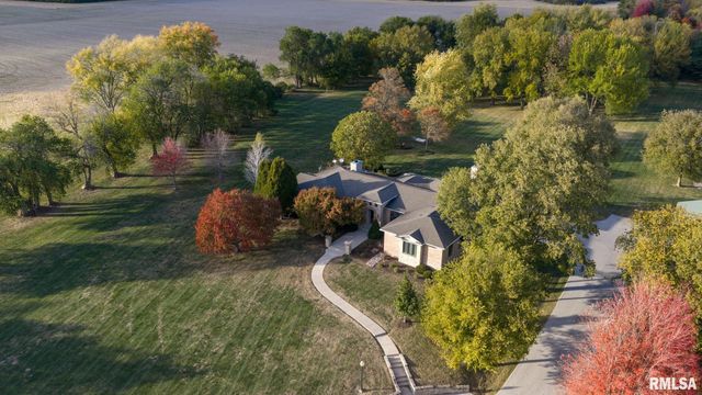 6263 BUNKER HILL Road, New Berlin, IL 62670