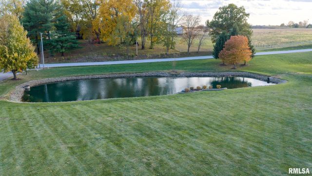 6263 BUNKER HILL Road, New Berlin, IL 62670