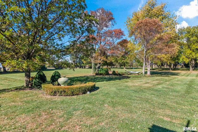 6263 BUNKER HILL Road, New Berlin, IL 62670