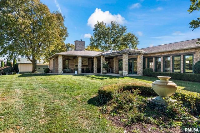 6263 BUNKER HILL Road, New Berlin, IL 62670