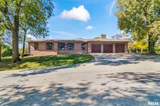 6263 BUNKER HILL Road, New Berlin, IL 62670