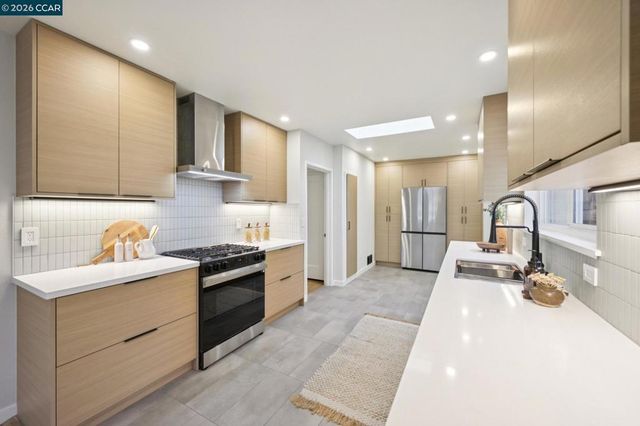 3927 3927 Canon Ave, Oakland, CA 94602