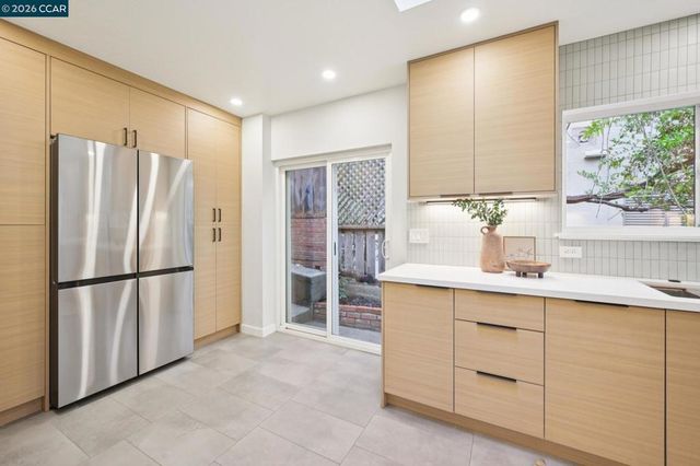 3927 3927 Canon Ave, Oakland, CA 94602