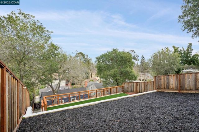 3927 3927 Canon Ave, Oakland, CA 94602