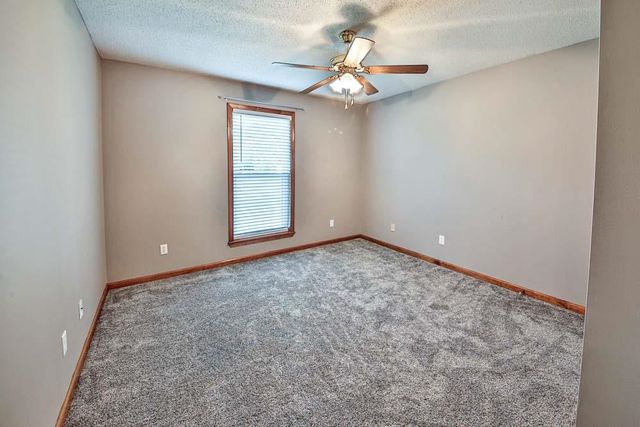 196 BLOOMINGTON DR, Brighton, TN 38011