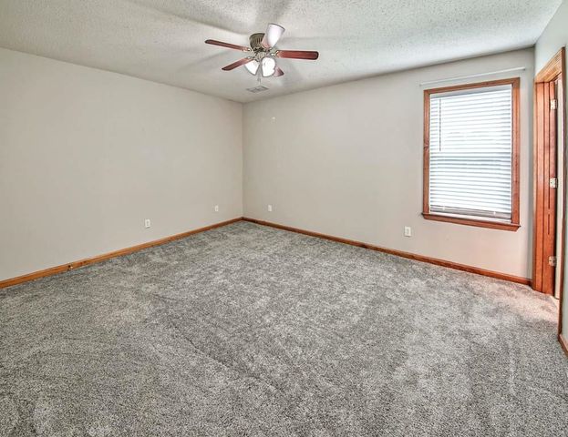 196 BLOOMINGTON DR, Brighton, TN 38011