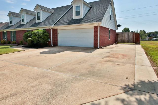 196 BLOOMINGTON DR, Brighton, TN 38011