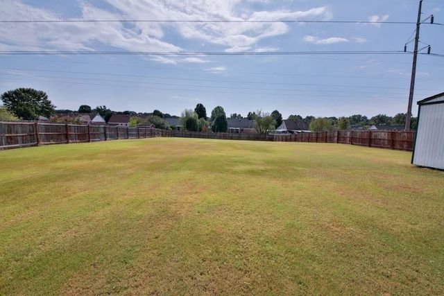 196 BLOOMINGTON DR, Brighton, TN 38011