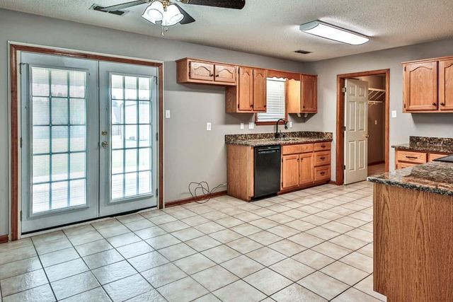 196 BLOOMINGTON DR, Brighton, TN 38011