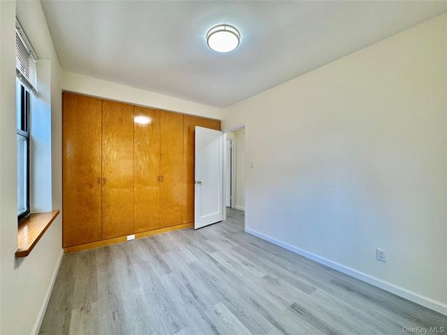 26-25 141st St 3E, Flushing, NY 11354