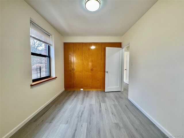 26-25 141st St 3E, Flushing, NY 11354