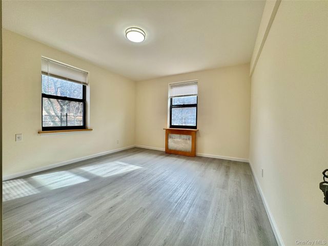 26-25 141st St 3E, Flushing, NY 11354