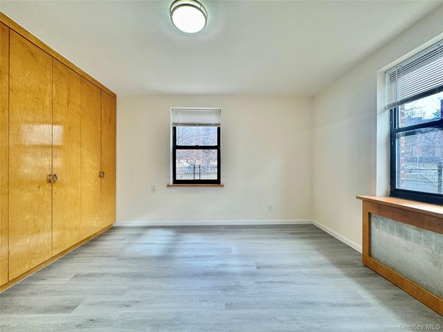26-25 141st St 3E, Flushing, NY 11354