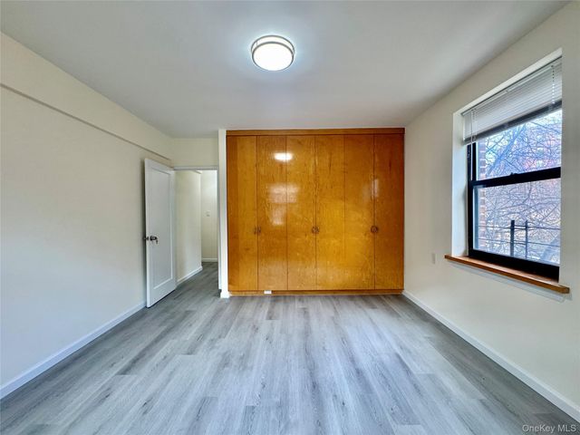 26-25 141st St 3E, Flushing, NY 11354