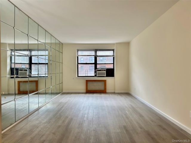 26-25 141st St 3E, Flushing, NY 11354