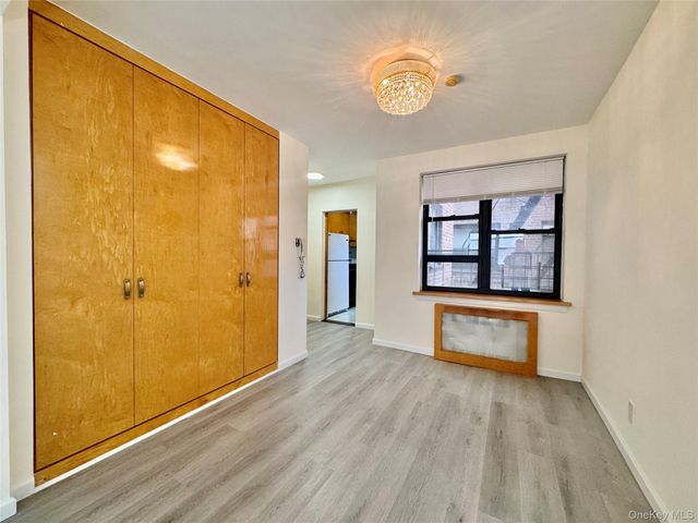 26-25 141st St 3E, Flushing, NY 11354