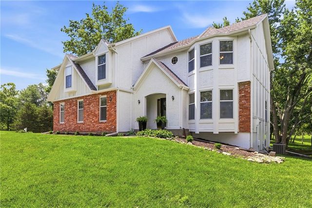 16720 Grandview Street, Overland Park, KS 66085