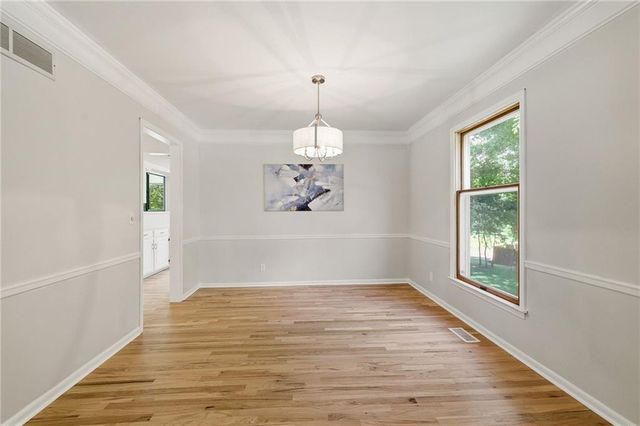 16720 Grandview Street, Overland Park, KS 66085