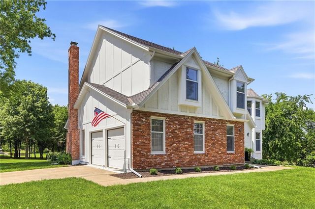 16720 Grandview Street, Overland Park, KS 66085