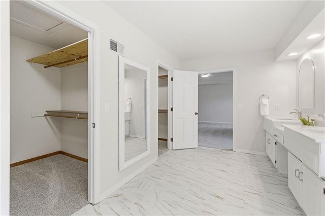 16720 Grandview Street, Overland Park, KS 66085