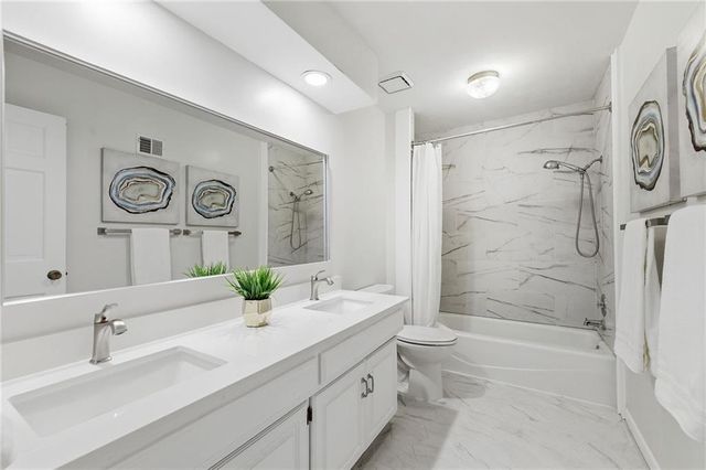 16720 Grandview Street, Overland Park, KS 66085