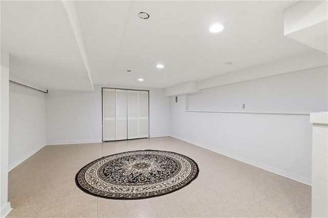 16720 Grandview Street, Overland Park, KS 66085
