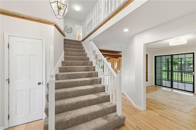 16720 Grandview Street, Overland Park, KS 66085