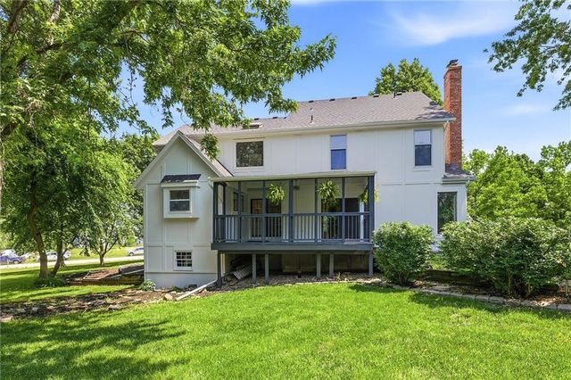 16720 Grandview Street, Overland Park, KS 66085