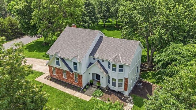 16720 Grandview Street, Overland Park, KS 66085