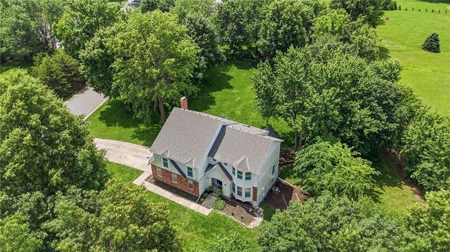 16720 Grandview Street, Overland Park, KS 66085