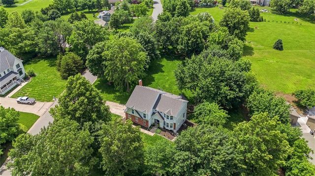 16720 Grandview Street, Overland Park, KS 66085