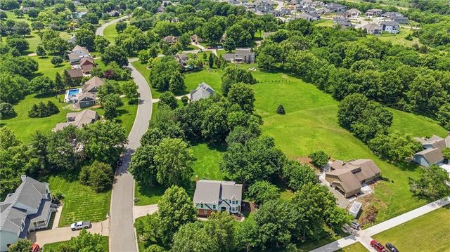 16720 Grandview Street, Overland Park, KS 66085