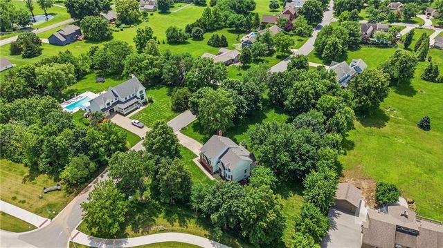 16720 Grandview Street, Overland Park, KS 66085