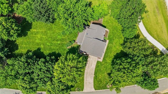 16720 Grandview Street, Overland Park, KS 66085