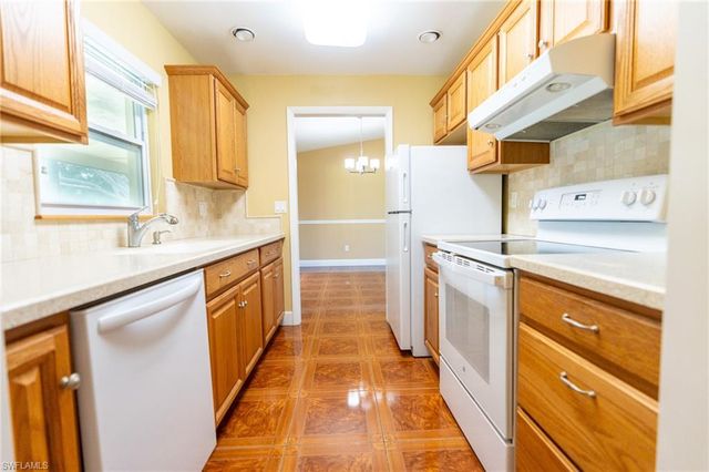 2011 SE 12th TER, Cape Coral, FL 33990