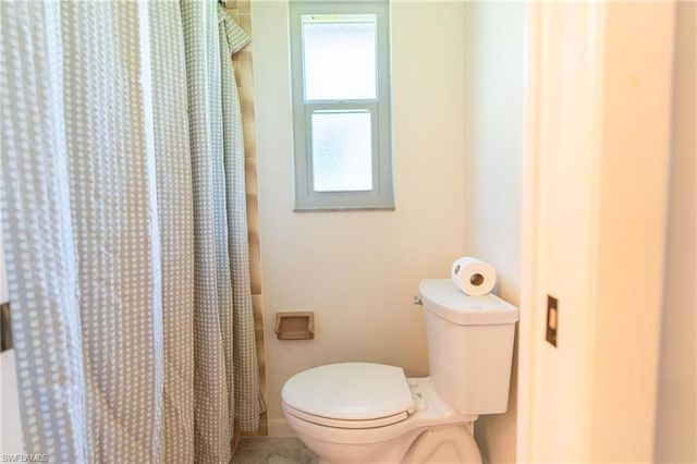 2011 SE 12th TER, Cape Coral, FL 33990