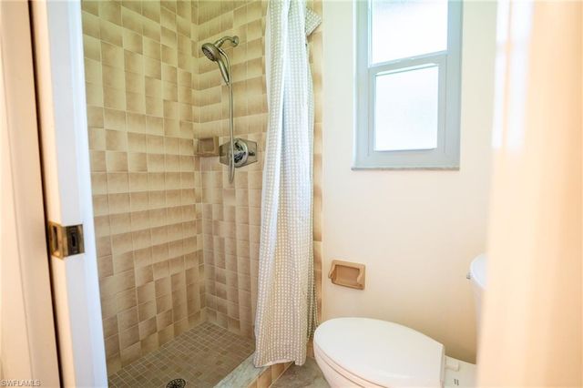 2011 SE 12th TER, Cape Coral, FL 33990