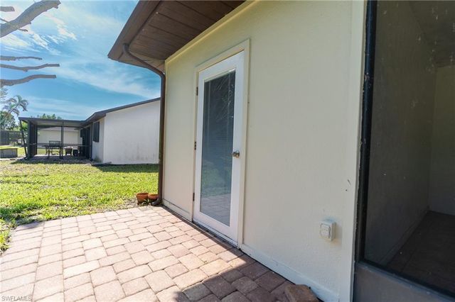 2011 SE 12th TER, Cape Coral, FL 33990