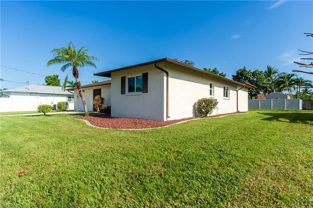 2011 SE 12th TER, Cape Coral, FL 33990