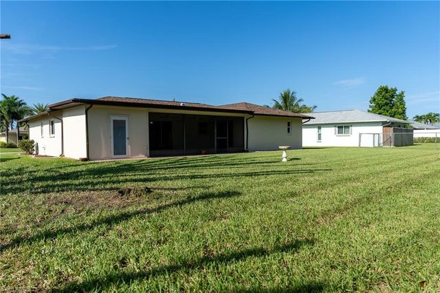 2011 SE 12th TER, Cape Coral, FL 33990