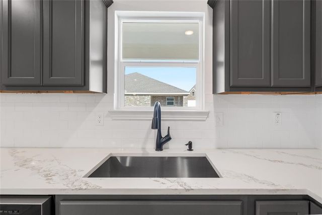 808 Venice Court, Kingfisher, OK 73750