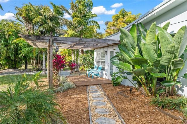 9670 Mockingbird, Micco, FL 32976