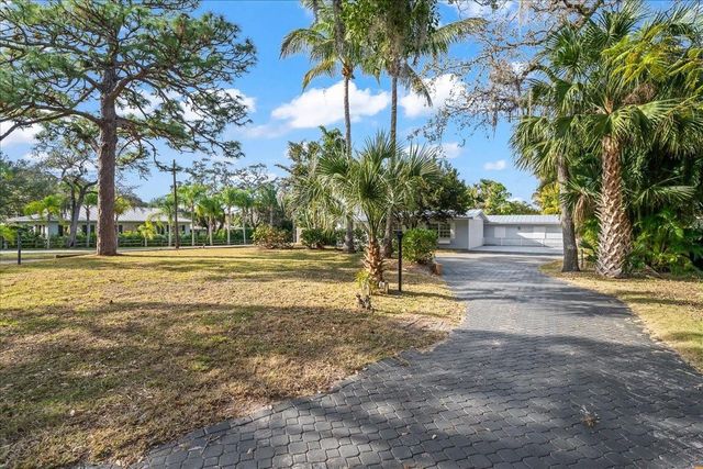 9670 Mockingbird, Micco, FL 32976