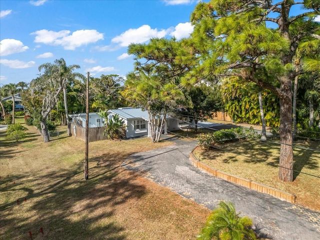 9670 Mockingbird, Micco, FL 32976