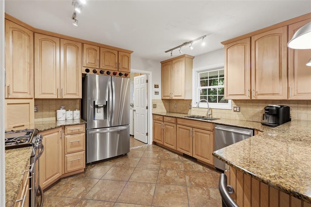 Image 15 of property listing at 1024 W Will Rogers Drive, Stillwater, OK 74075
