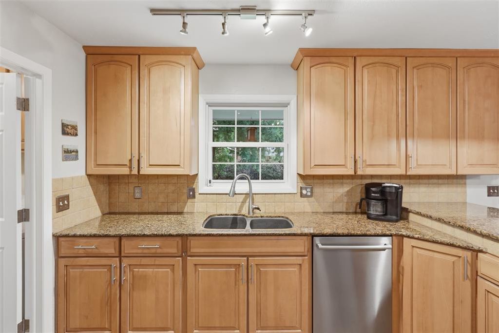 Image 19 of property listing at 1024 W Will Rogers Drive, Stillwater, OK 74075