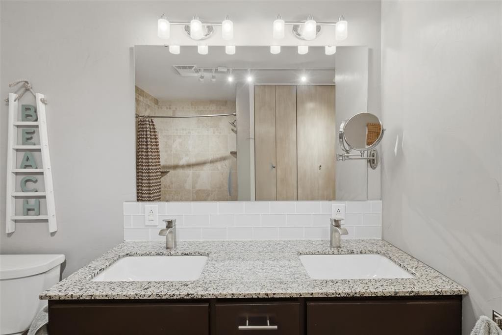 Image 28 of property listing at 1024 W Will Rogers Drive, Stillwater, OK 74075