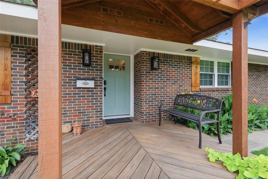 Image 5 of property listing at 1024 W Will Rogers Drive, Stillwater, OK 74075